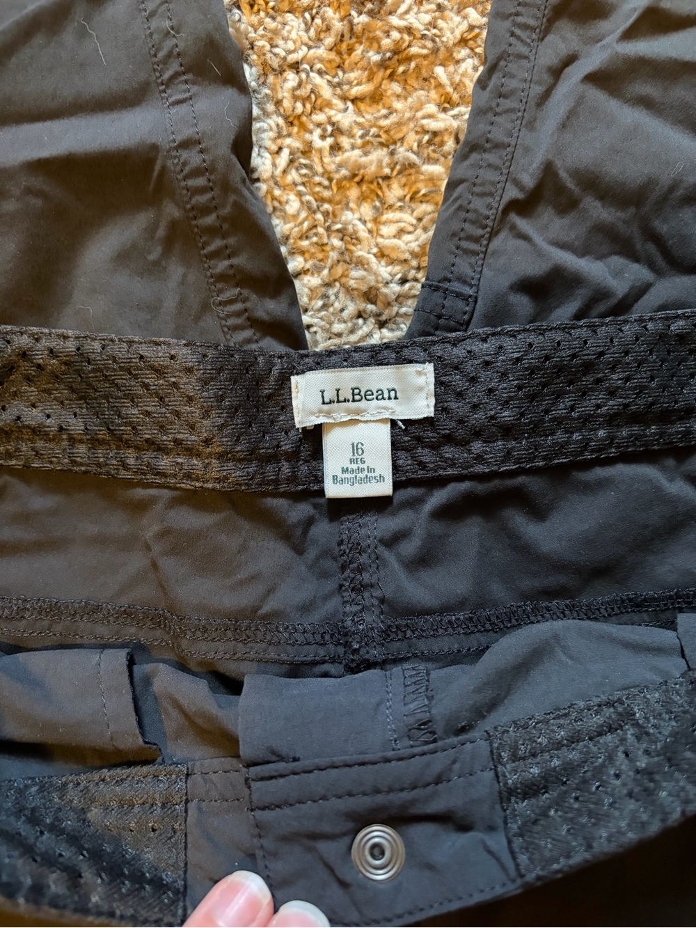 Women’s L. L. Bean Lightweight Black Active Pants - Picture 3 of 4